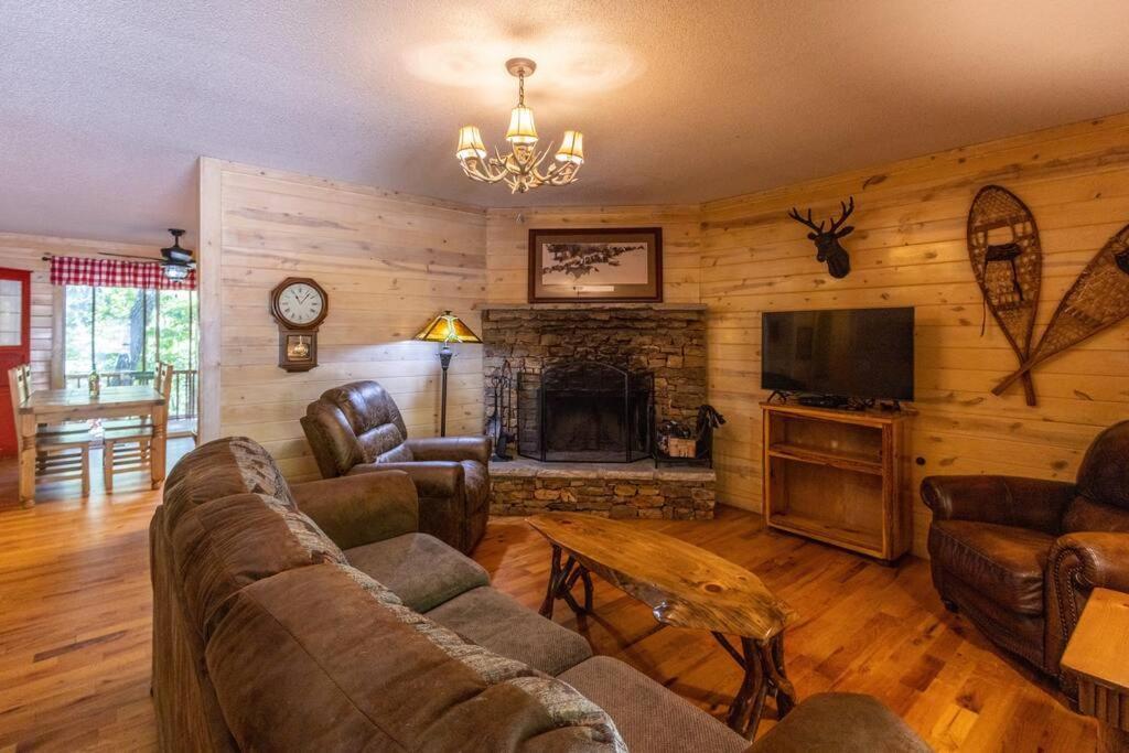 Pet Friendly Luxury Cabin Near Helen With Fire Pit 克利夫兰 外观 照片