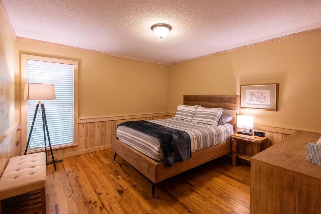Pet Friendly Luxury Cabin Near Helen With Fire Pit 克利夫兰 外观 照片